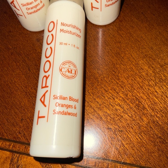 Tarocco Cali Nourishing Moisturizing Lotion 7 Bottles Travel Size 30ml 1 oz ea - Picture 5 of 6